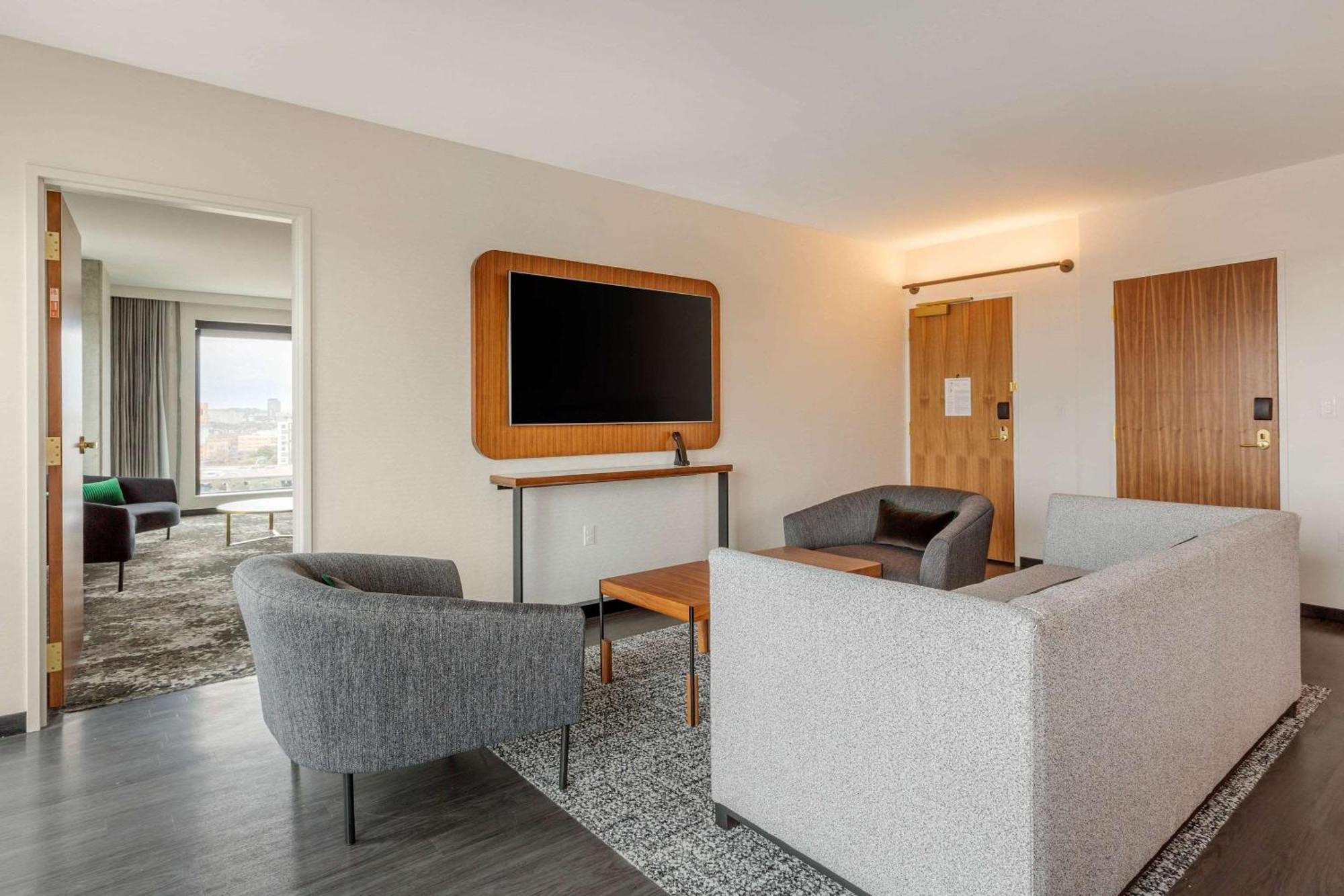 Cambria Hotel Boston Downtown - Seaport Εξωτερικό φωτογραφία